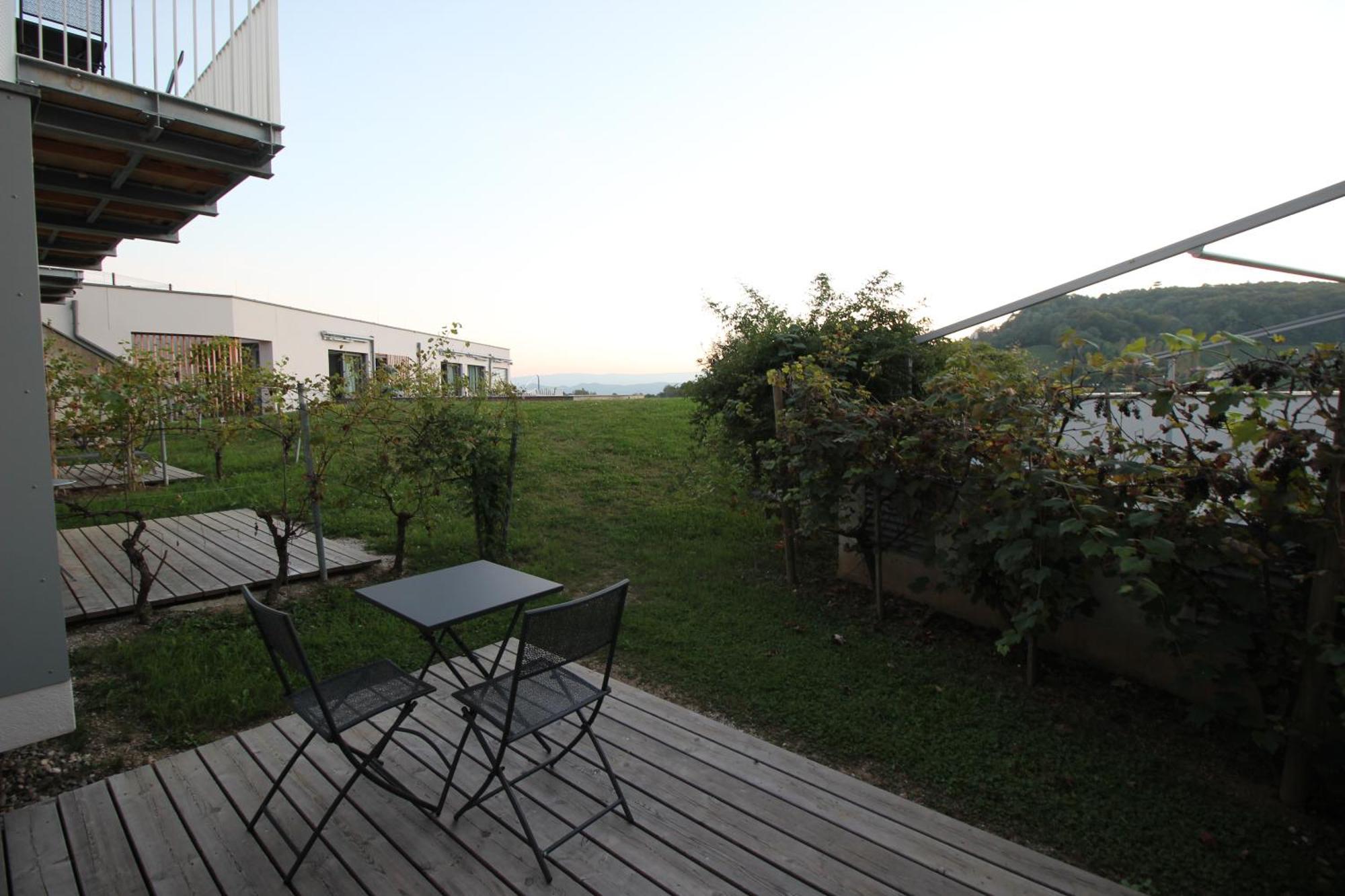 Hideaway An Der Weinstrasse - Pool & Sauna - Apartments Anderlage Spielfeld Phòng bức ảnh