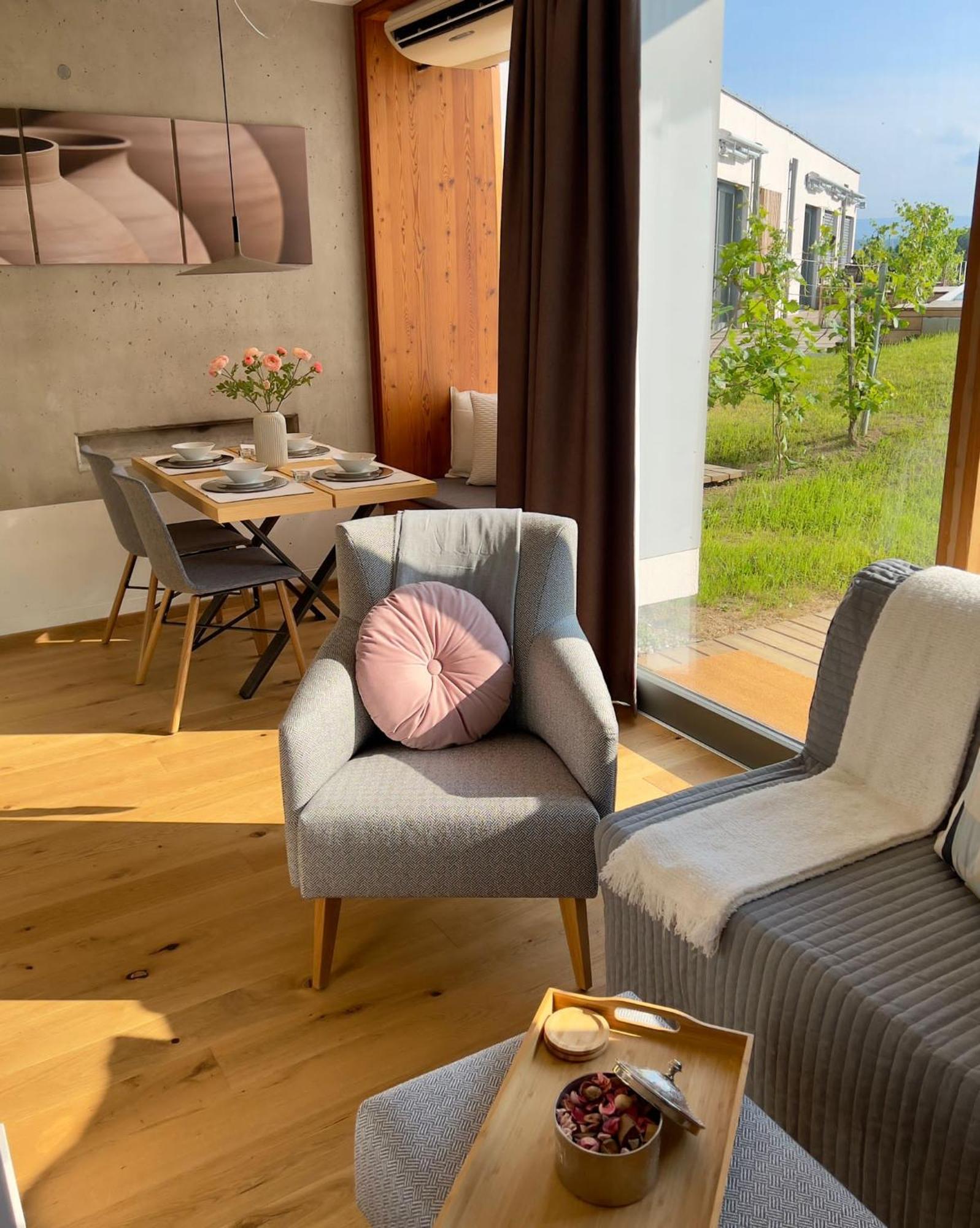 Hideaway An Der Weinstrasse - Pool & Sauna - Apartments Anderlage Spielfeld Phòng bức ảnh
